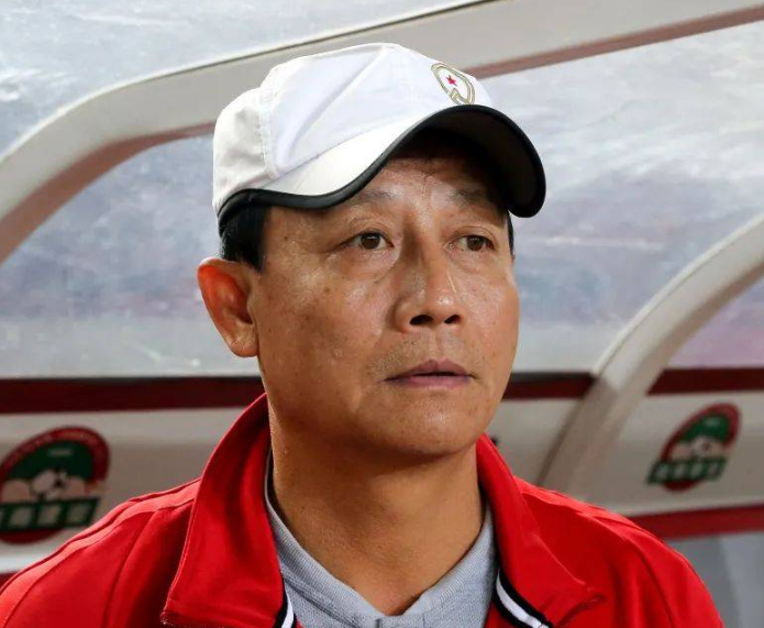 里程碑夜！法兰克福官宣签约，中超国际比赛日刷纪录，压力陡增，训练强度明显提升