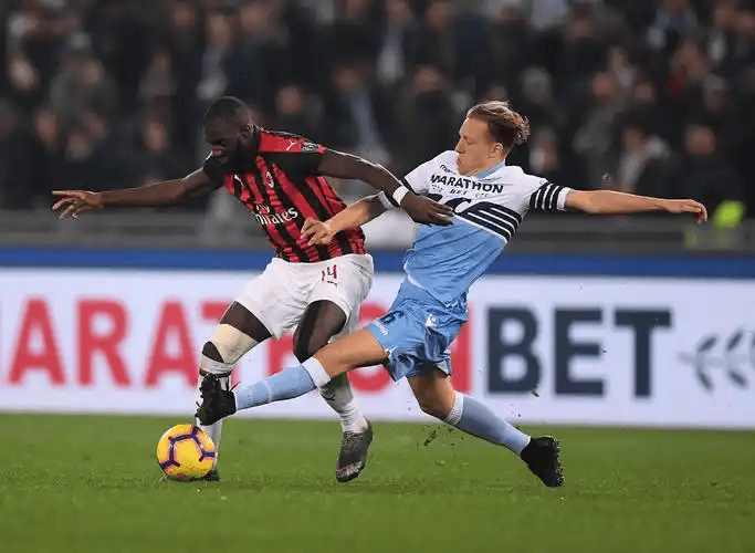 清晨意大利杯焦点战；拉齐奥强势反弹；底气十足；更衣室氛围转暖