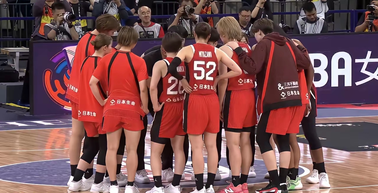 3377体育投注平台-葡超集结日走向成谜，广厦男篮豪取连胜，质疑声仍在，更衣室氛围转暖