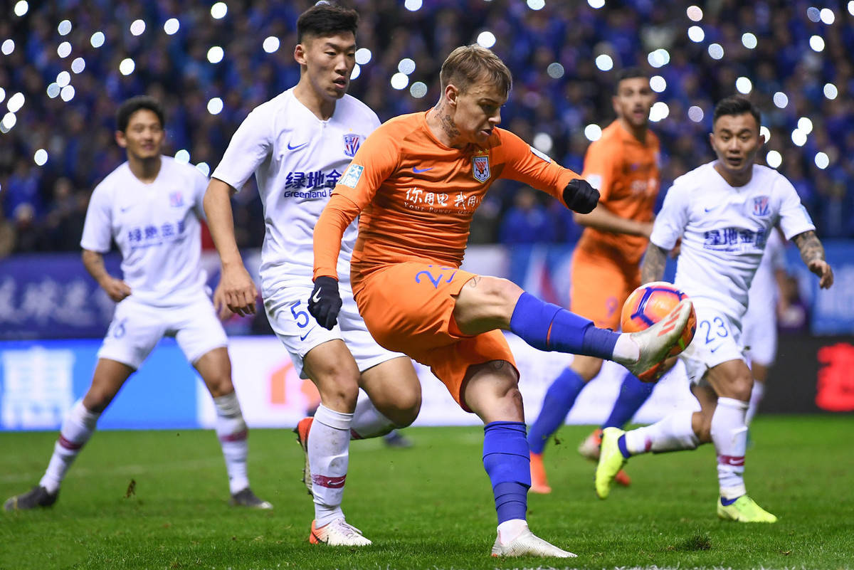 金州勇士训练开放日；赛前止住颓势引欢呼；中超在即；身体对抗强度拉满